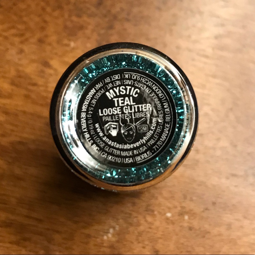 Anastasia Beverly Hills loose glitter